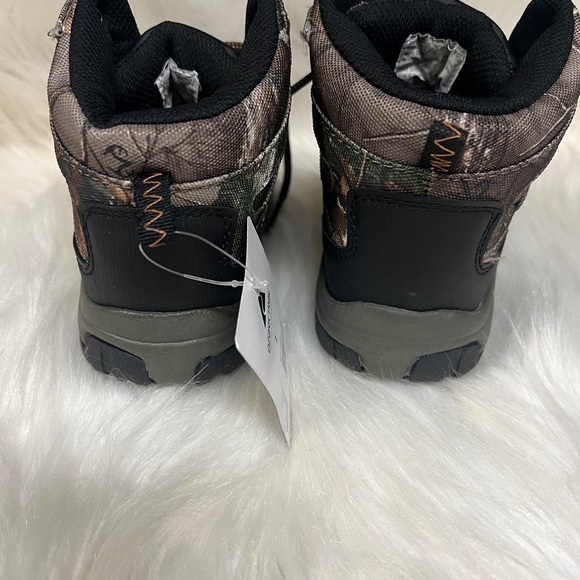 Boys size 1 Hiking Boots Camo - Picture 9 of 9